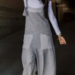 GRAY BAGGY JUMPSUIT OVERALLS SIZE SMALL